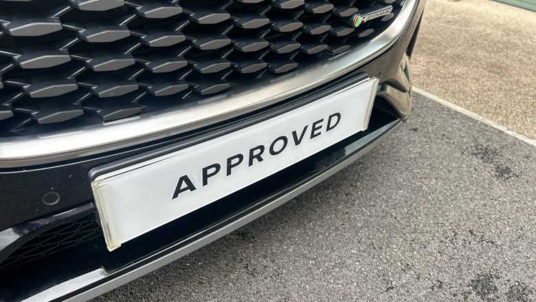 Jaguar F-Pace 2.0 D200 R-Dynamic SE 5dr Auto AWD Diesel Estate